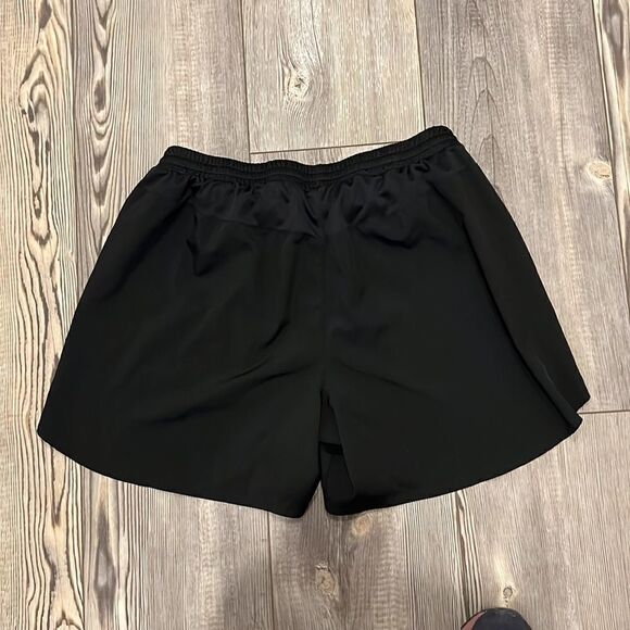 Xieerduo 5 inches workout shorts with zipper pockets - Picture 2 of 9